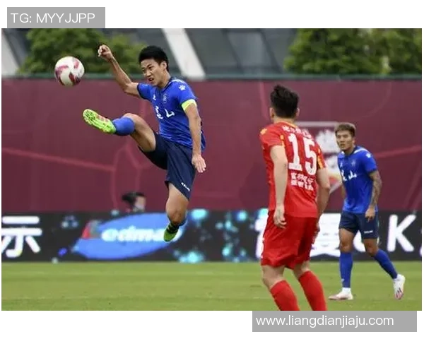 足球巨星经典招牌动作全景回顾与精彩瞬间分享 足球巨星经典招牌动作全景回顾与精彩瞬间分享