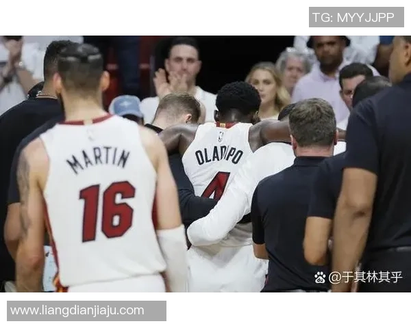 库里与足球明星的首次见面引发球迷热议和期待