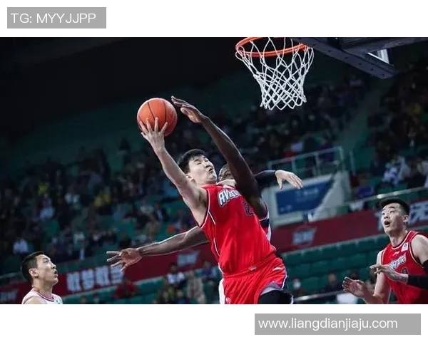 深圳足球队以55分领跑杯赛积分榜展现强劲实力引发关注 深圳足球队以55分领跑杯赛积分榜展现强劲实力引发关注