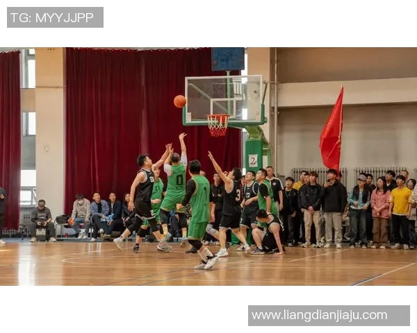 深圳篮球队荣登篮球意识排行榜第八名展现出色团队智慧与战术执行力