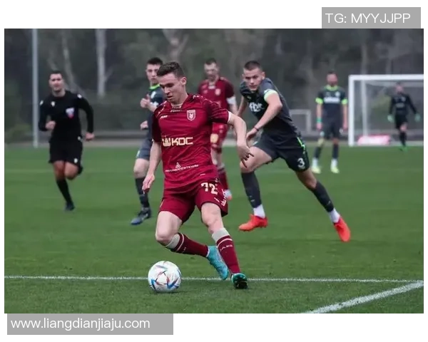 红宝石推荐的足球明星盘点他们的精彩瞬间与成就解析