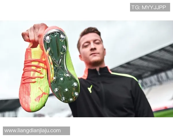 足球明星独特风格展现鸳鸯鞋魅力引领时尚潮流 足球明星独特风格展现鸳鸯鞋魅力引领时尚潮流